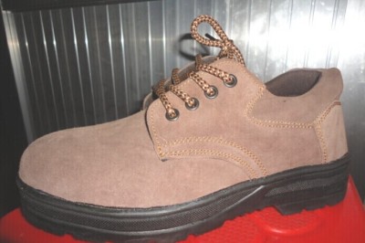 Rubber outsole for labor protection shoes