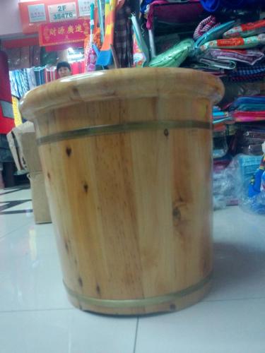 wooden foot bucket， foot bath barrel retail wooden barrel