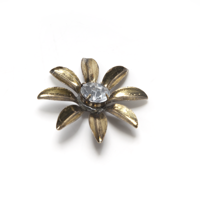 Antique Eight-Petal Flower with Diamond