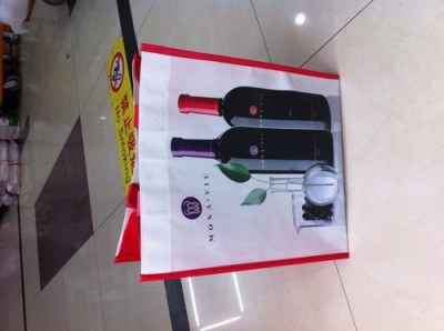 Wine bags factory direct bags matte film-coated non-woven bag wine