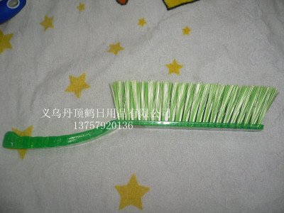 Wholesale plastic bed bed brush long handle handle of the brush and rubber brush color brush