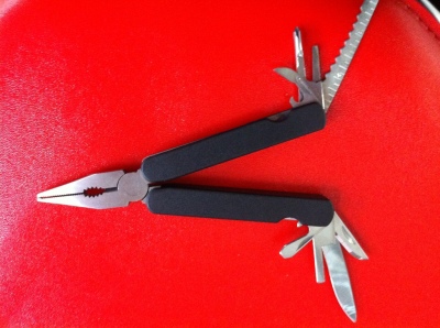 The non-embroidered steel cutter pliers/portable multi-functional folding pliers/multi-purpose pliers/folding tool pliers/ 8712