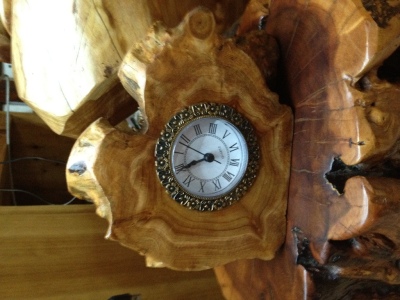 Gold camphor root art clock