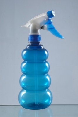 Hand held transparent mini spray bottle