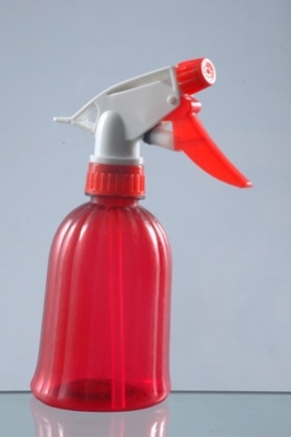 Hold a transparent pneumatic spray bottle