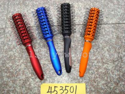 A household hair comb is used to massage the comb.