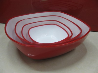 Set of four bowls of Red RA-523