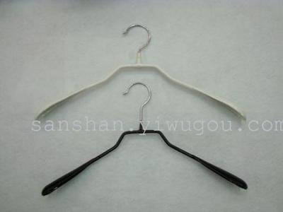 Boutique clothes hanger manufacturers selling plastic hanger spoon rack in black and white and blue colours