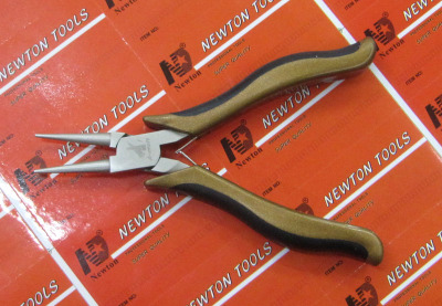 \"\" 4.5 inches mini pliers with new twist nose.\"