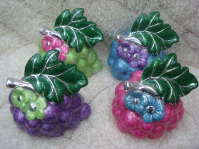 Grape pot ornaments home gift ceramic money box new pot crafts trade goods