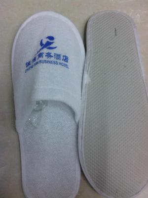 Factory direct selling plush hotel disposable slippers price concessions, can be customized