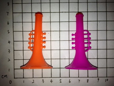 A small gift of colored horn plastic