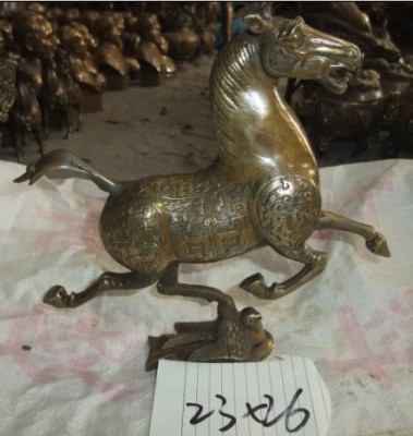 Decorative Crafts Daily Necessities Ornaments Antique Pure Brass Horse Stepping on a Flying Swallow