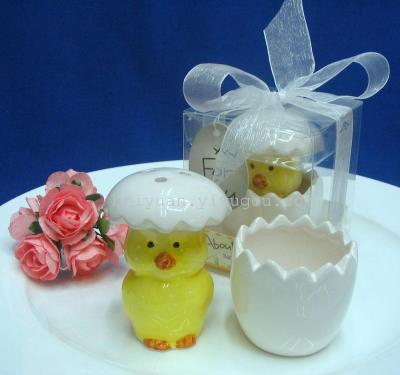 Baby birthday souvenirs of About to Hatch chick Ceramic Salt Pepper Shakers baby shower