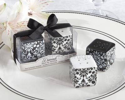  	2013 wedding giveaways gifts Damask Ceramic Salt and Pepper Shakers