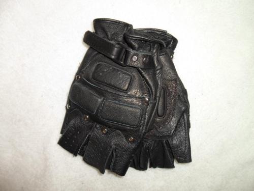 Men‘s Genuine Sheepskin Sports Half Finger Foaming Three Square Riding Half-Finger Fitness Gloves