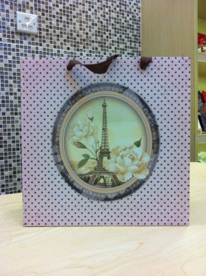 The New Upscale EF Cute Bow-tie Polka Dot Handbag With The Eiffel Tower Gift Bag.