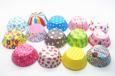 Paper baking tools saucers of greaseproof paper cake paper oven paper