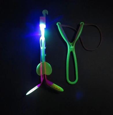 The large blue light slingshot arrow flash toy flying fairy light night market stall children's toys