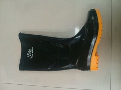 Rubber rain shoes manufacturers