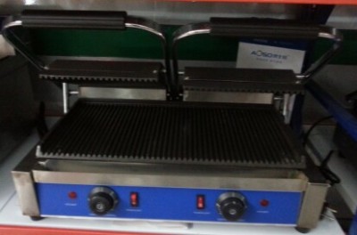 Double electric griddle