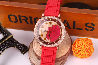 Latest fashion silicone jelly watch K004 Joker rhinestone fashion Korean ladies watch quartz watch