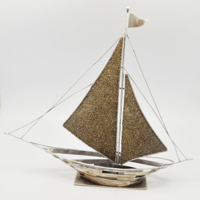 European home furnishing irons sailing boat