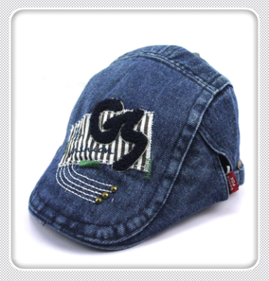 Men 's and' s retro fashion beret Korean version cowboy cap embroidered rivet cap