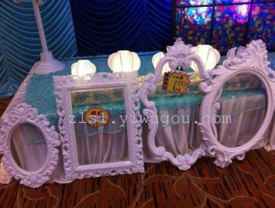 Wedding props plastic photo frame.