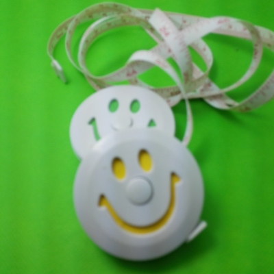 Plastic round smiley face automatically retractable tape measure tape cute mini leather tape measure tape