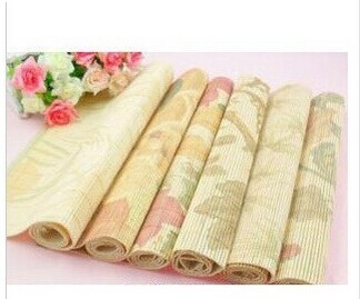 Printed bamboo mat for effective insulation kitchen mat.