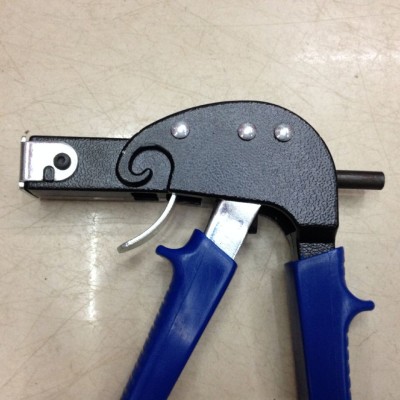 Gecko Rivet gun Riveting nail gun