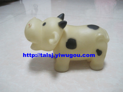 Vinyl material of children's plastic toys toy cows accessories a cow called tube stock specifications