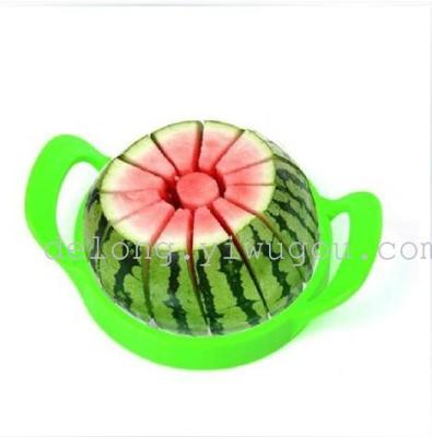 Watermelon cutting fruit melon-cutting teeth