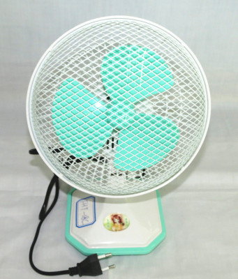 Small and lovely three-leaf desk fans