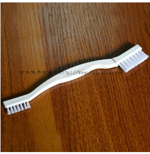 Japan KM1076 gap convenient cleaning brush