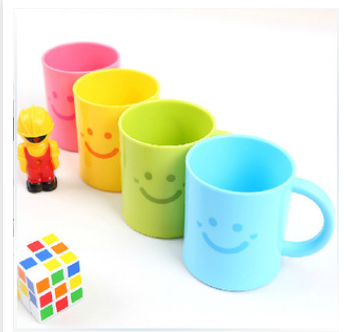 Japan KM2034 smiley face cup toothbrush cup for wash cup with handle toothbrush cup