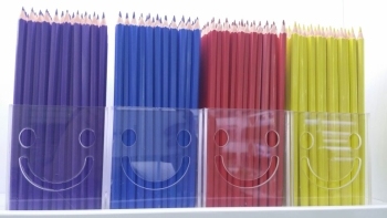 "Doctor" 7-12 student plastic coloured pencils