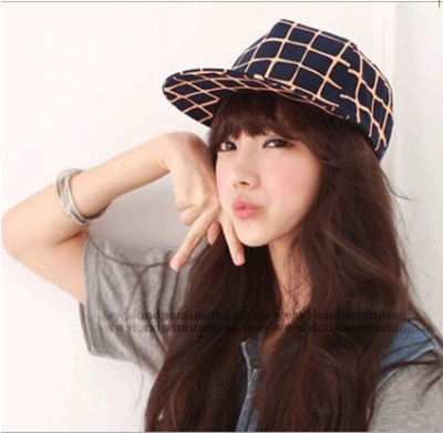 Korean version of the new men and women square flat along the baseball caps are simple and elegant summer hat