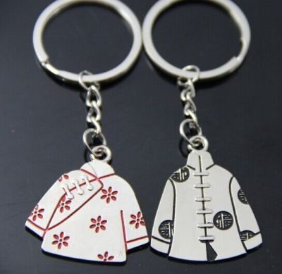 Creative retro clothes a couple of Chinese costumes customized Metal Keychain practical gift commodity