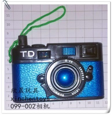 099-002 toy camera