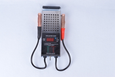 DC Multimeter battery Tester tests to measure battery capacity appliances