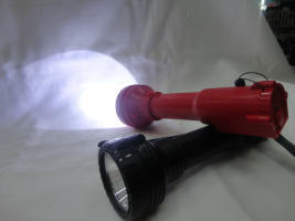 Porter photoelectric 268A flashlight charging and discharging lithium batteries one lithium battery flashlight