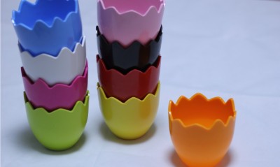 Plastic flower POTS