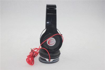 Try listening to earphone folding earphone MP3 earphone pure tone earphone