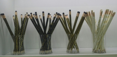 "PhD" students of special white wooden rod gilt transfer pencil