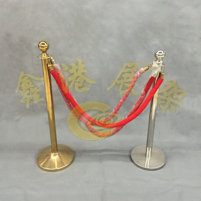 A noodle noodle guardrail seat a lanyard stainless steel titanium gold Yingbin concierge column