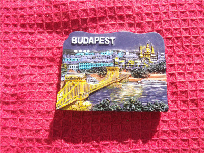 The world tour to commemorate the night of the Budapest palace chain bridge