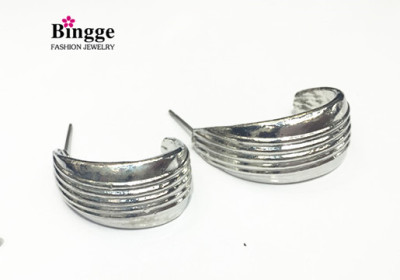 Yiwu jewelry wholesale alloy C Earrings earpins