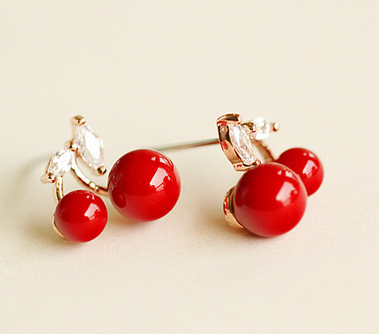 Lovely cherry red pearl earrings ear clip earrings can be worn without pierced ears